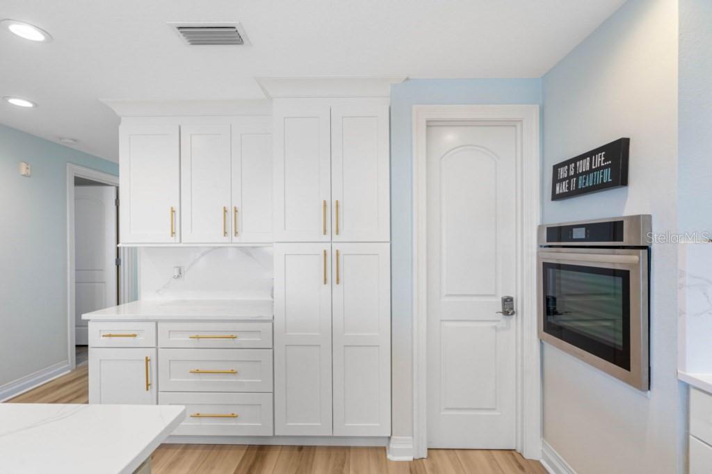 Image 23 of 73 For 19734 Gulf Boulevard 402