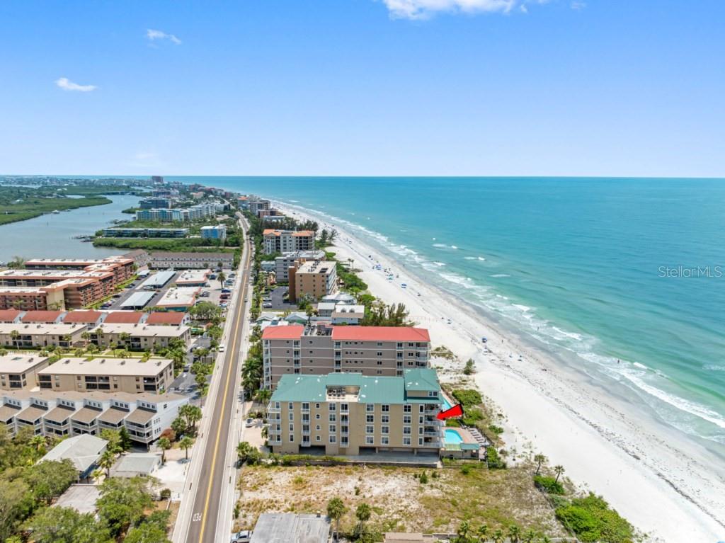 Image 3 of 73 For 19734 Gulf Boulevard 402