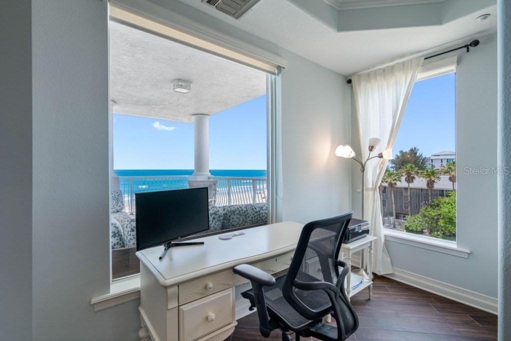 Image 34 of 73 For 19734 Gulf Boulevard 402