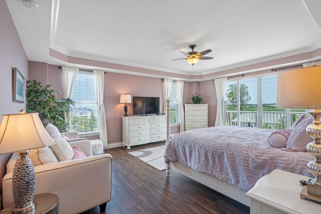 Image 38 of 73 For 19734 Gulf Boulevard 402