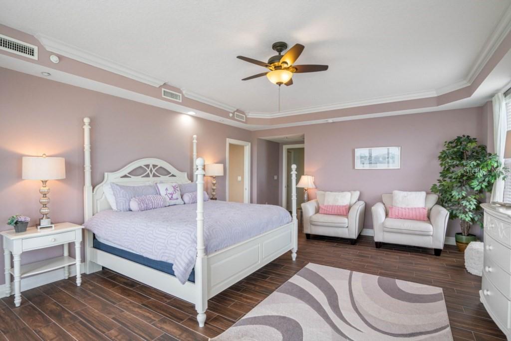 Image 39 of 73 For 19734 Gulf Boulevard 402