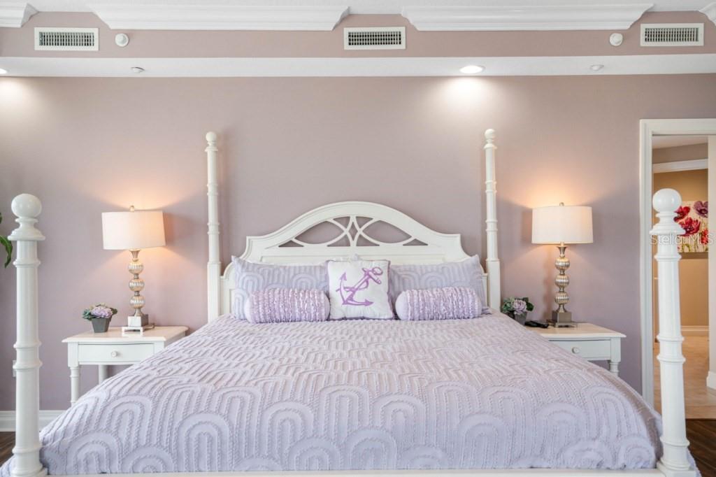 Image 42 of 73 For 19734 Gulf Boulevard 402