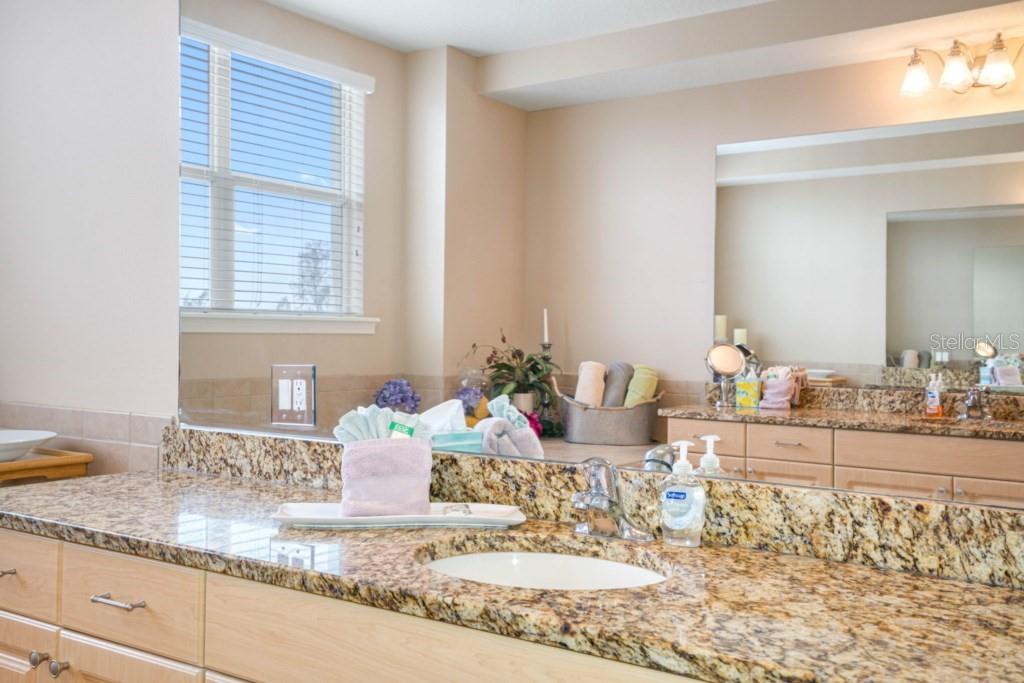 Image 45 of 73 For 19734 Gulf Boulevard 402