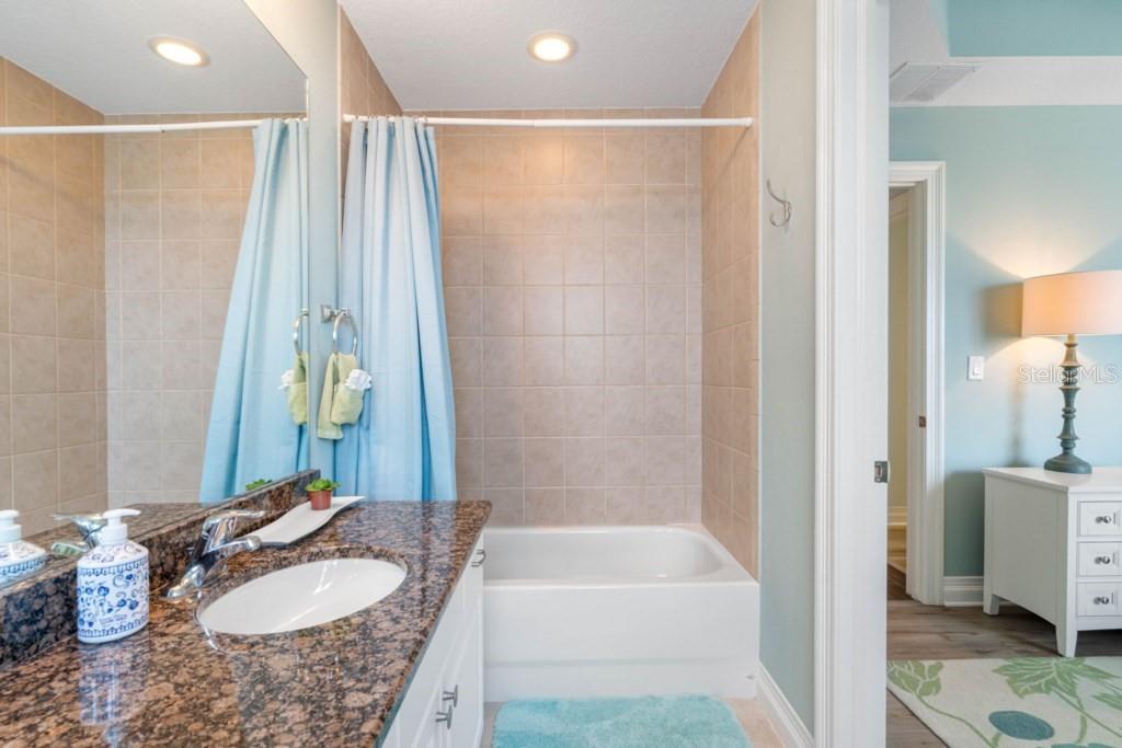 Image 54 of 73 For 19734 Gulf Boulevard 402