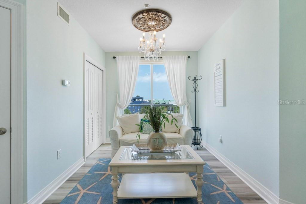 Image 8 of 73 For 19734 Gulf Boulevard 402