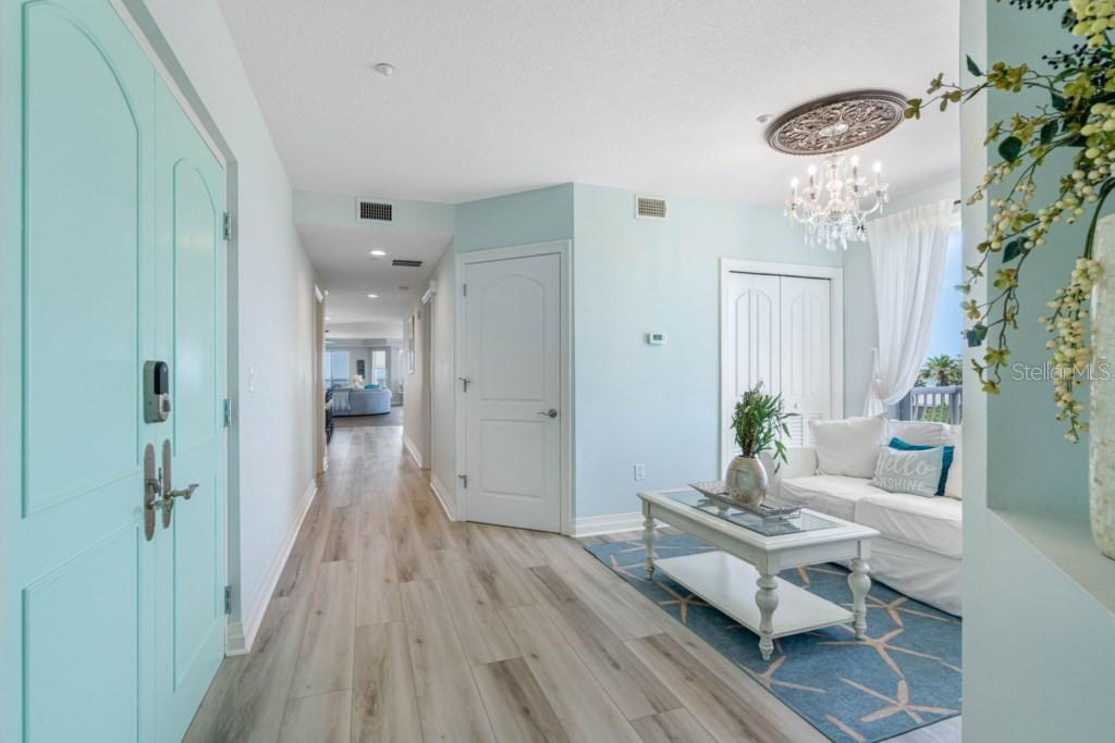 Image 9 of 73 For 19734 Gulf Boulevard 402