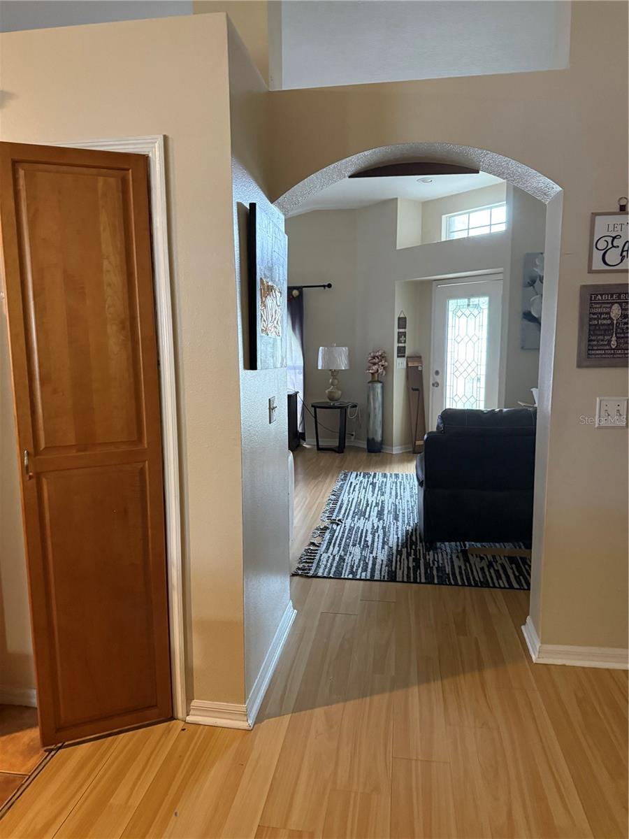 Image 12 of 19 For 10457 Crestfield Drive