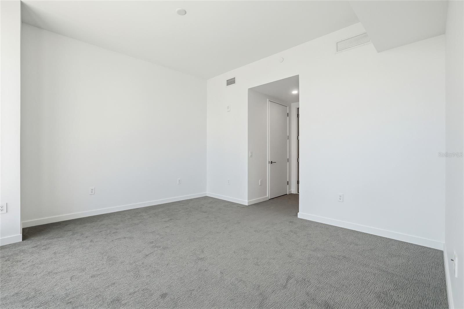 Image 23 of 81 For 400 Central Avenue 505