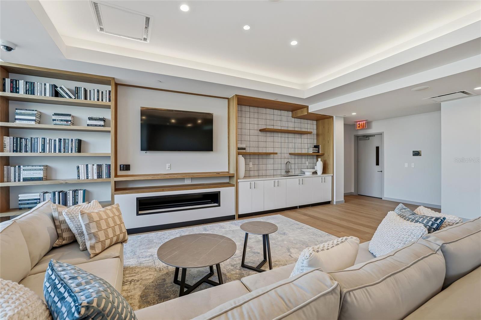 Image 65 of 81 For 400 Central Avenue 505