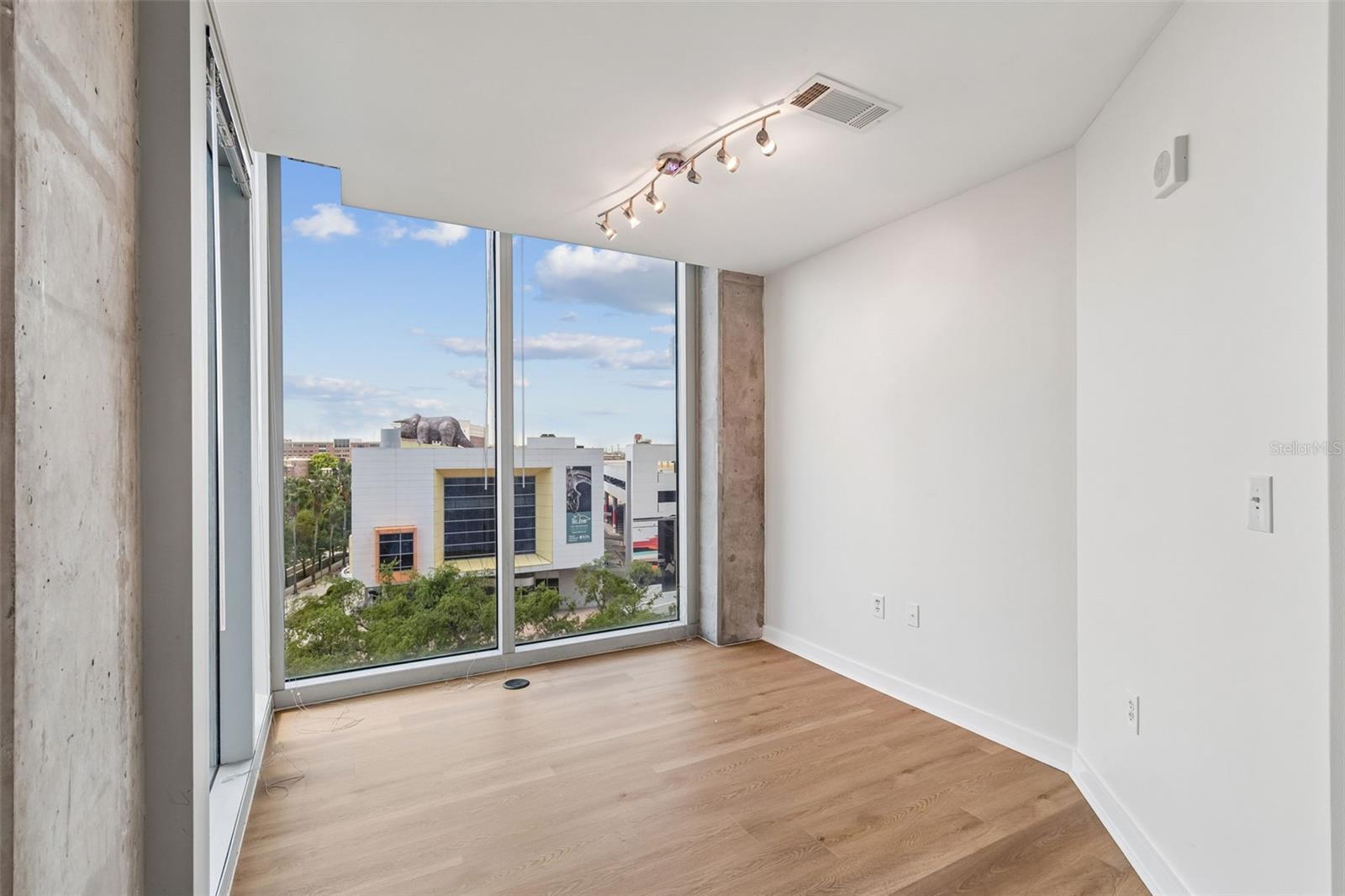 Image 10 of 51 For 777 Ashley Drive 502