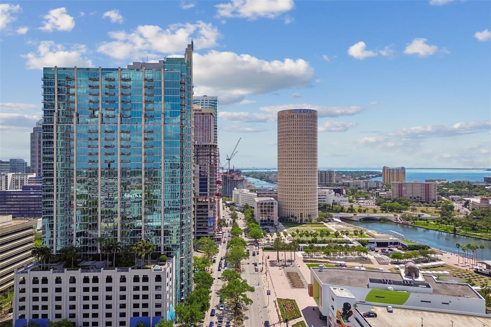 Image 20 of 51 For 777 Ashley Drive 502