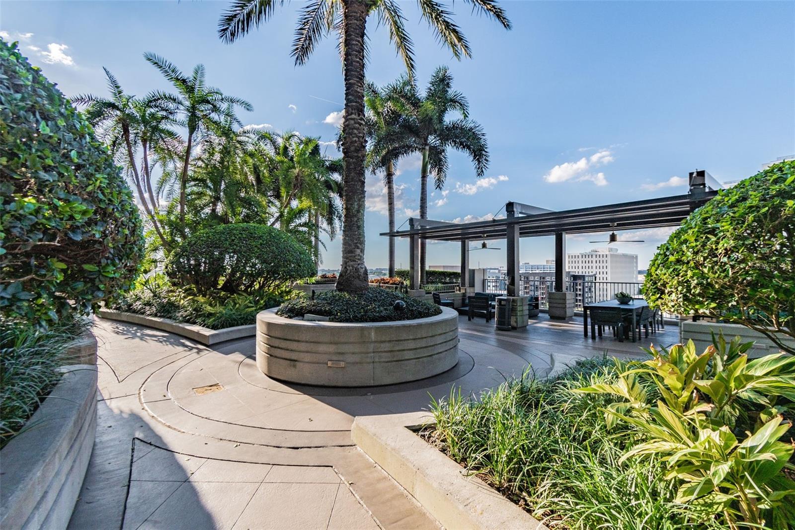 Image 36 of 51 For 777 Ashley Drive 502