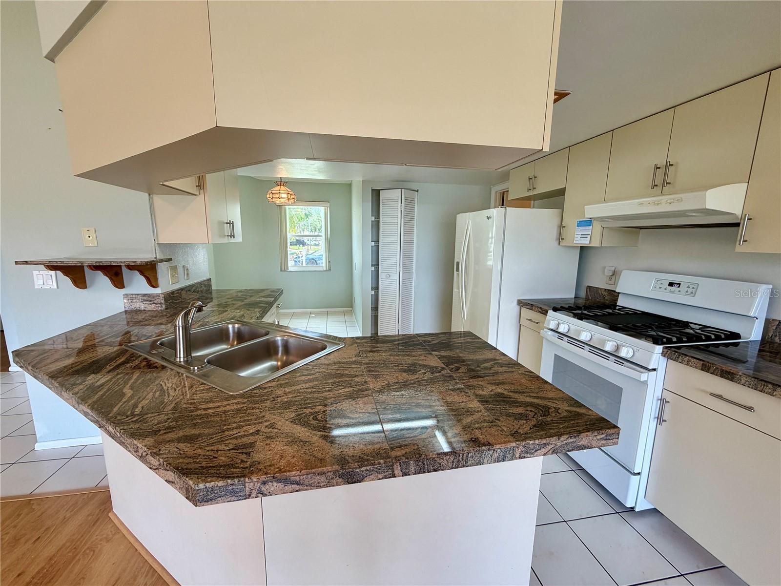 Image 4 of 30 For 10201 36th Street N