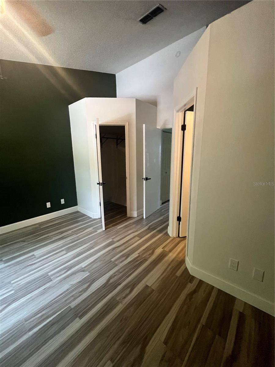 Image 9 of 16 For 11359 Stratton Park Drive