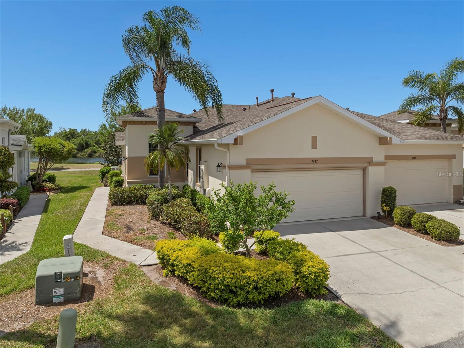 Image 39 of 57 For 1242 Lyndhurst Greens Drive 0