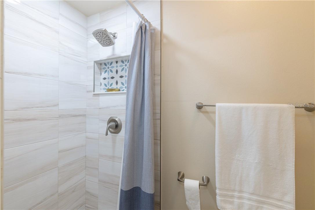 Image 21 of 29 For 4711 Ridge Point Drive