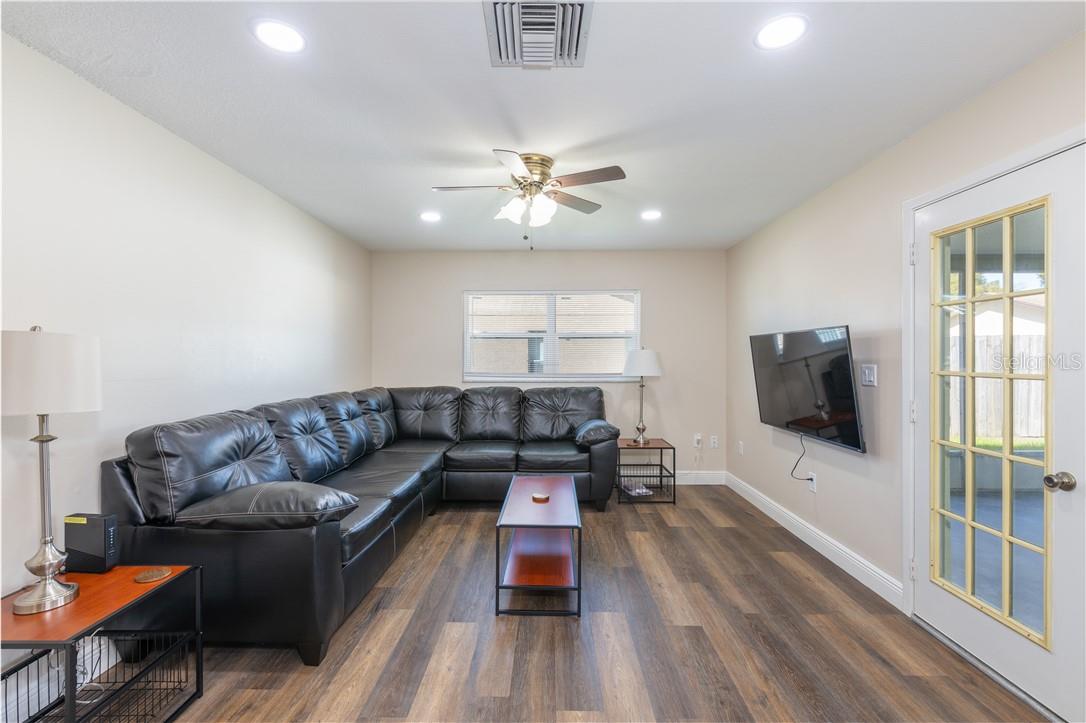 Image 6 of 29 For 4711 Ridge Point Drive