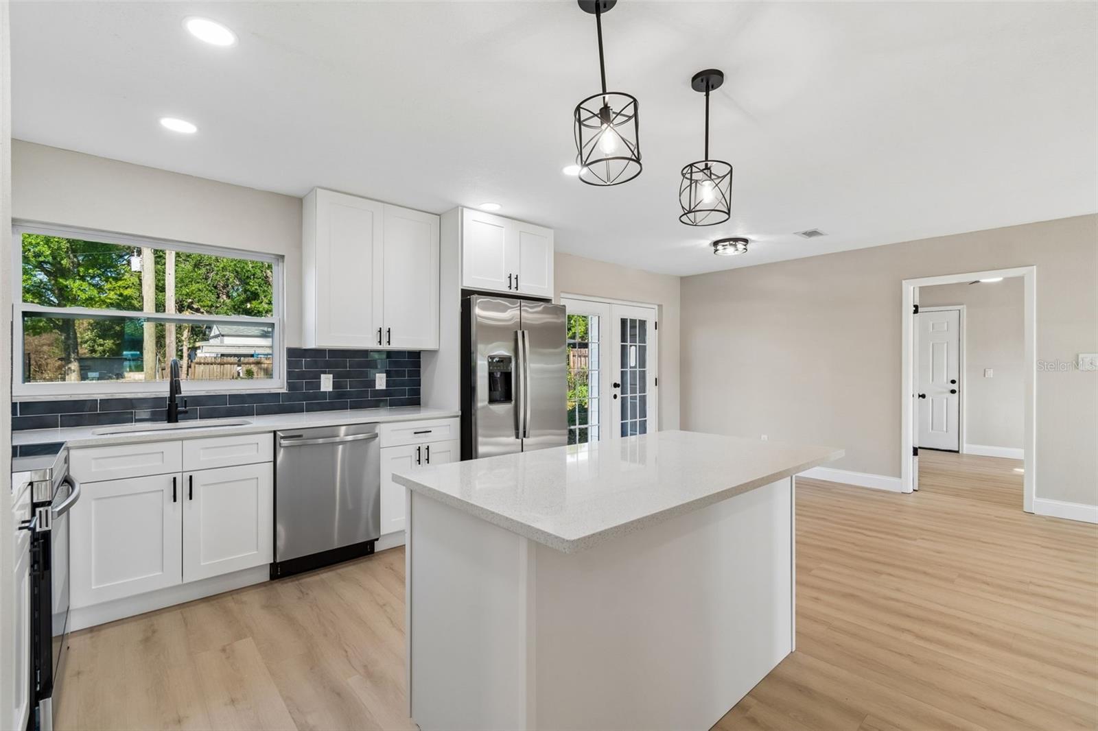 Image 13 of 52 For 730 Clayton Street