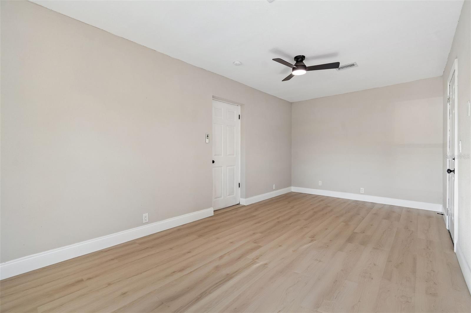 Image 15 of 52 For 730 Clayton Street