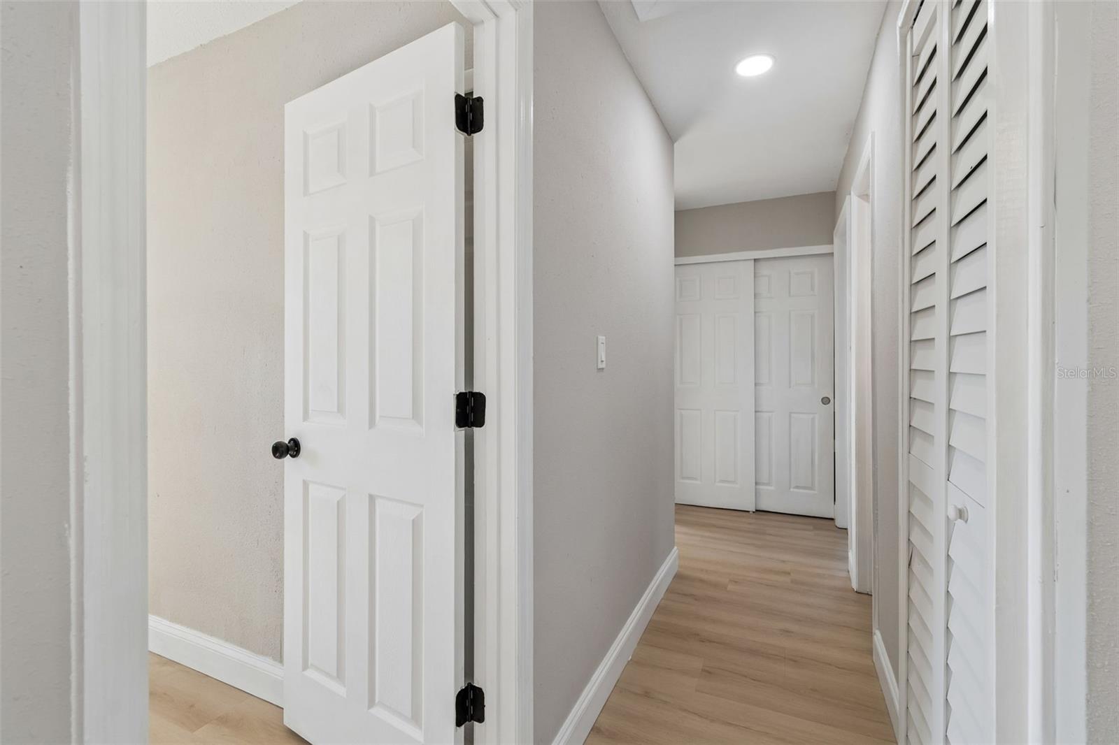 Image 17 of 52 For 730 Clayton Street