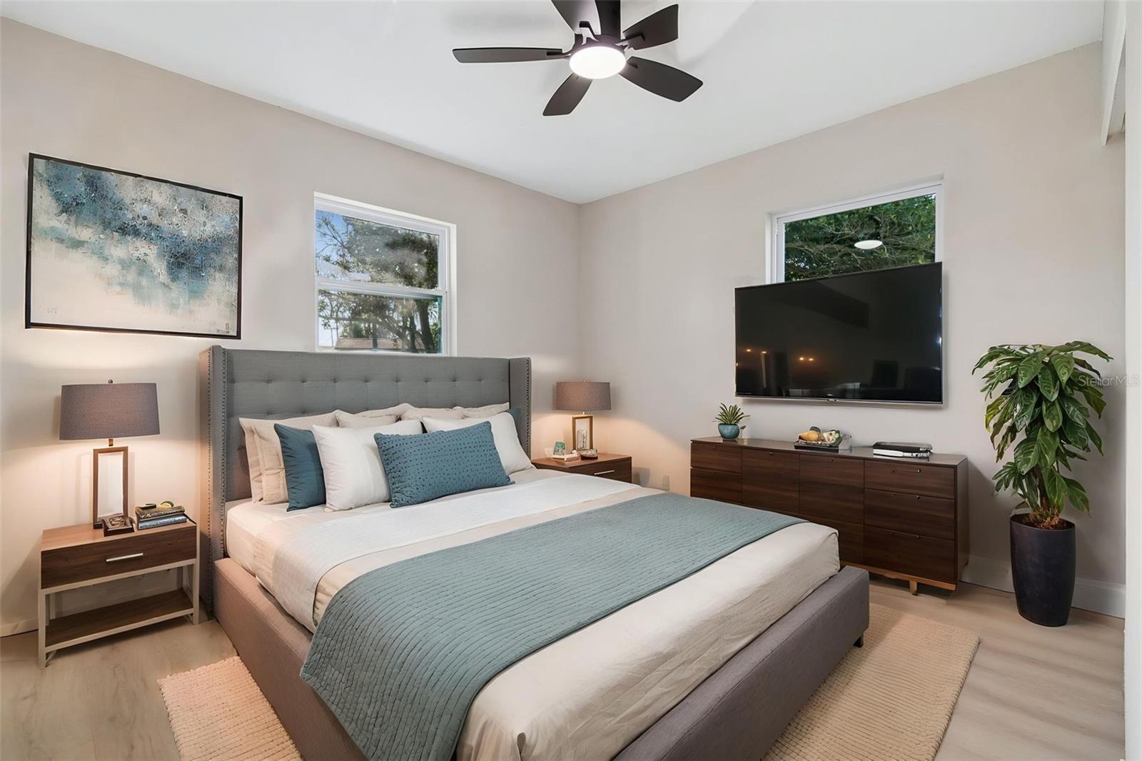 Image 18 of 52 For 730 Clayton Street