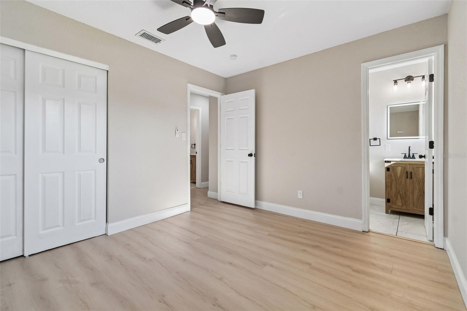 Image 19 of 52 For 730 Clayton Street