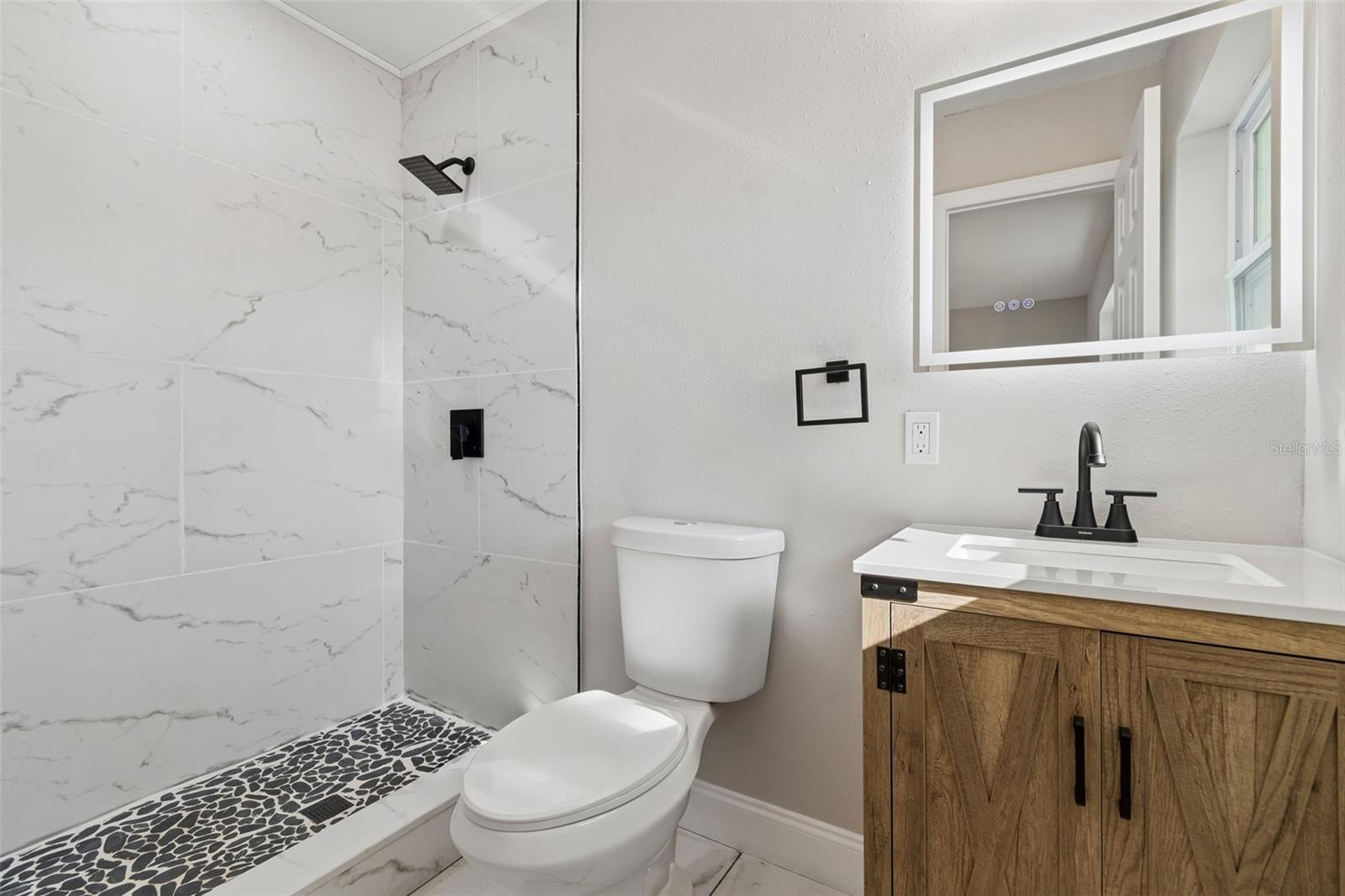 Image 21 of 52 For 730 Clayton Street