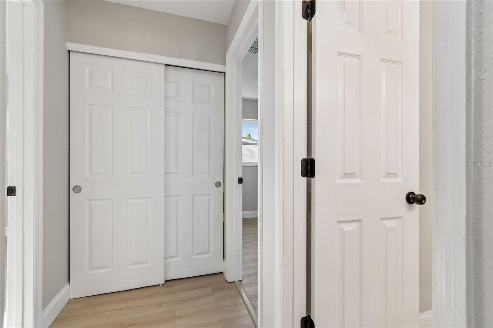 Image 23 of 52 For 730 Clayton Street