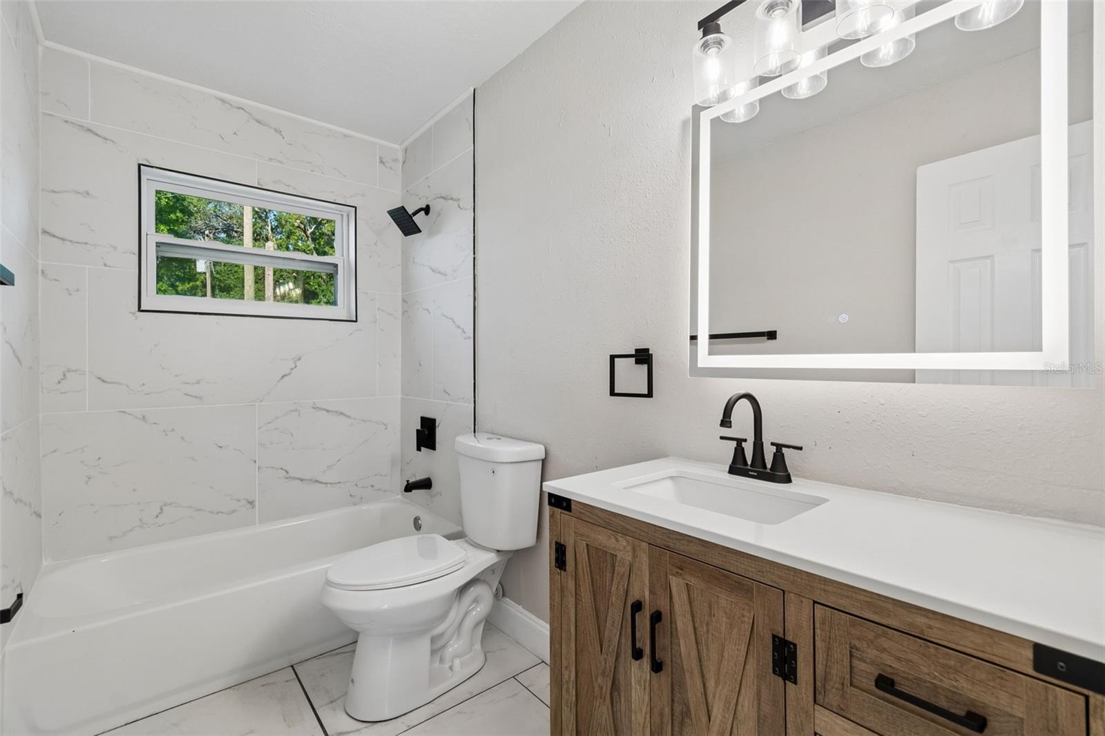 Image 28 of 52 For 730 Clayton Street