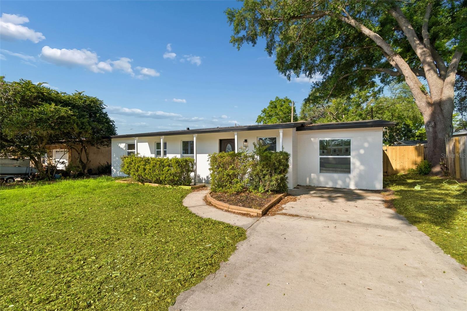 Image 3 of 52 For 730 Clayton Street