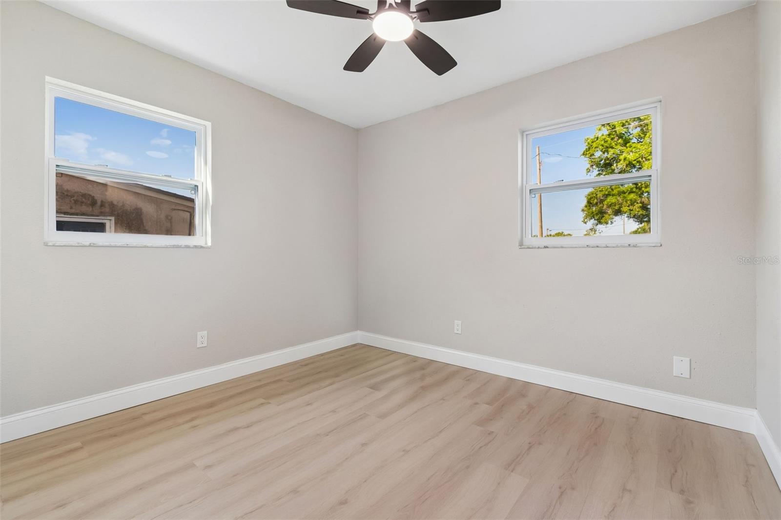 Image 30 of 52 For 730 Clayton Street