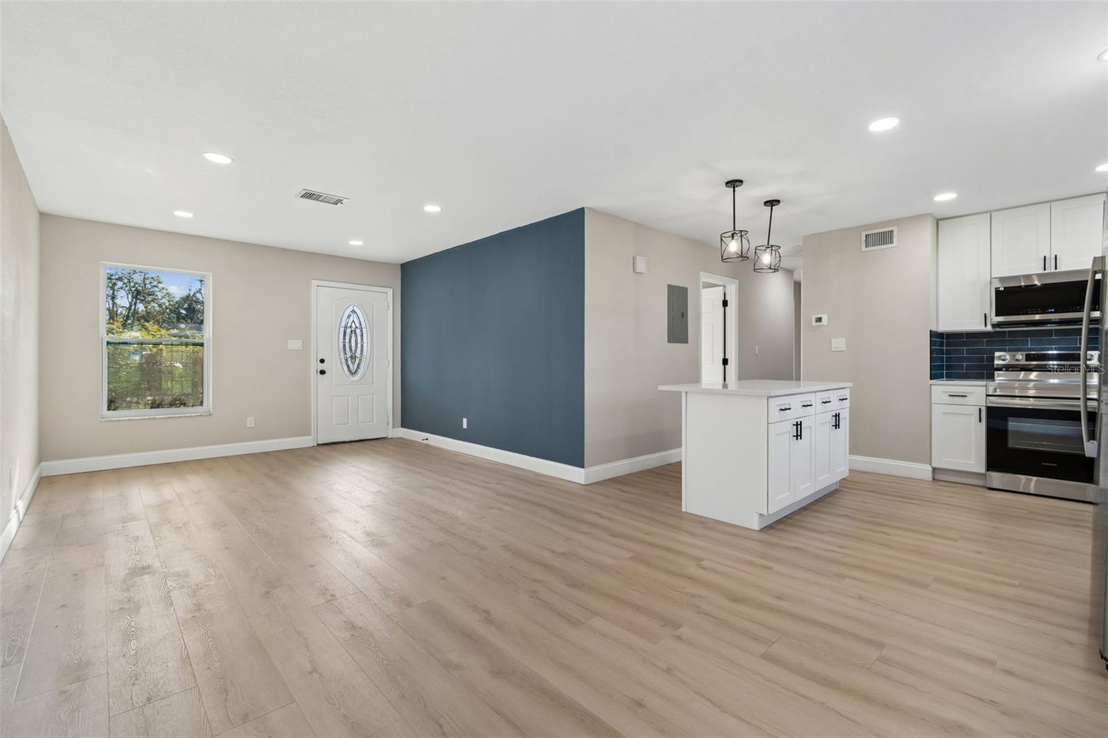 Image 7 of 52 For 730 Clayton Street