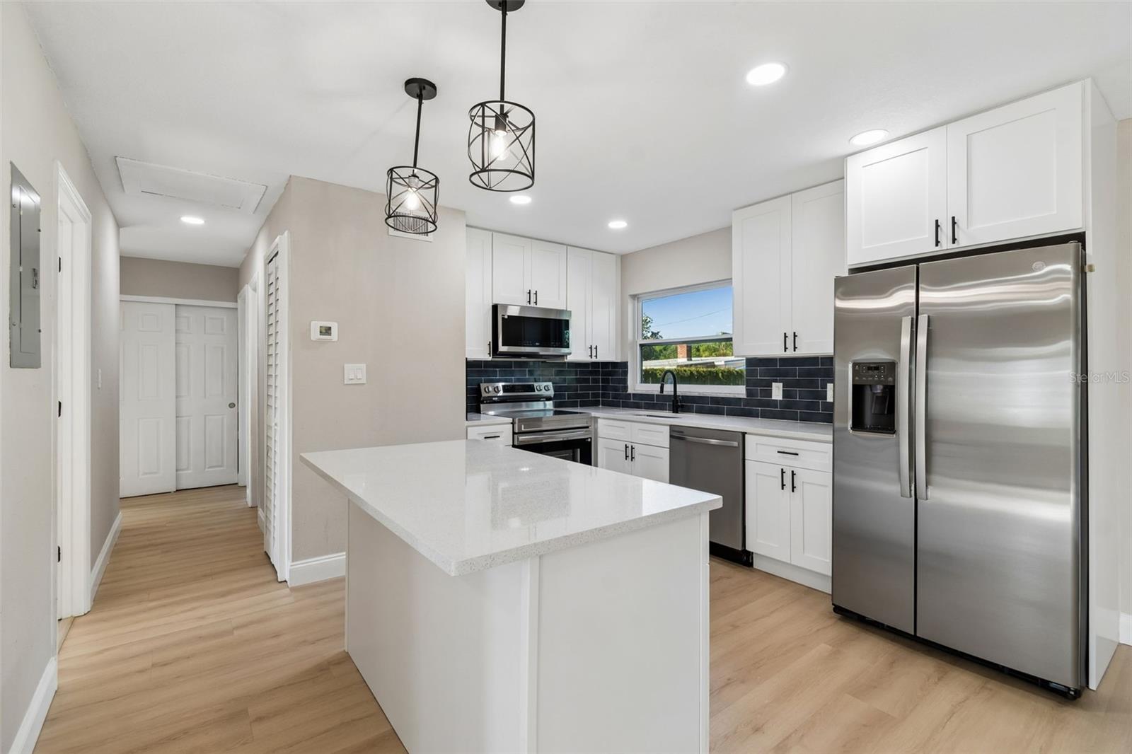 Image 8 of 52 For 730 Clayton Street