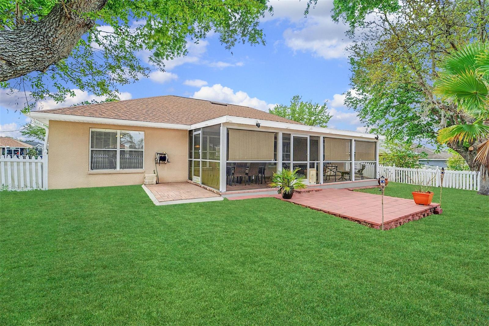 Image 16 of 25 For 7325 Sherman Hills Boulevard