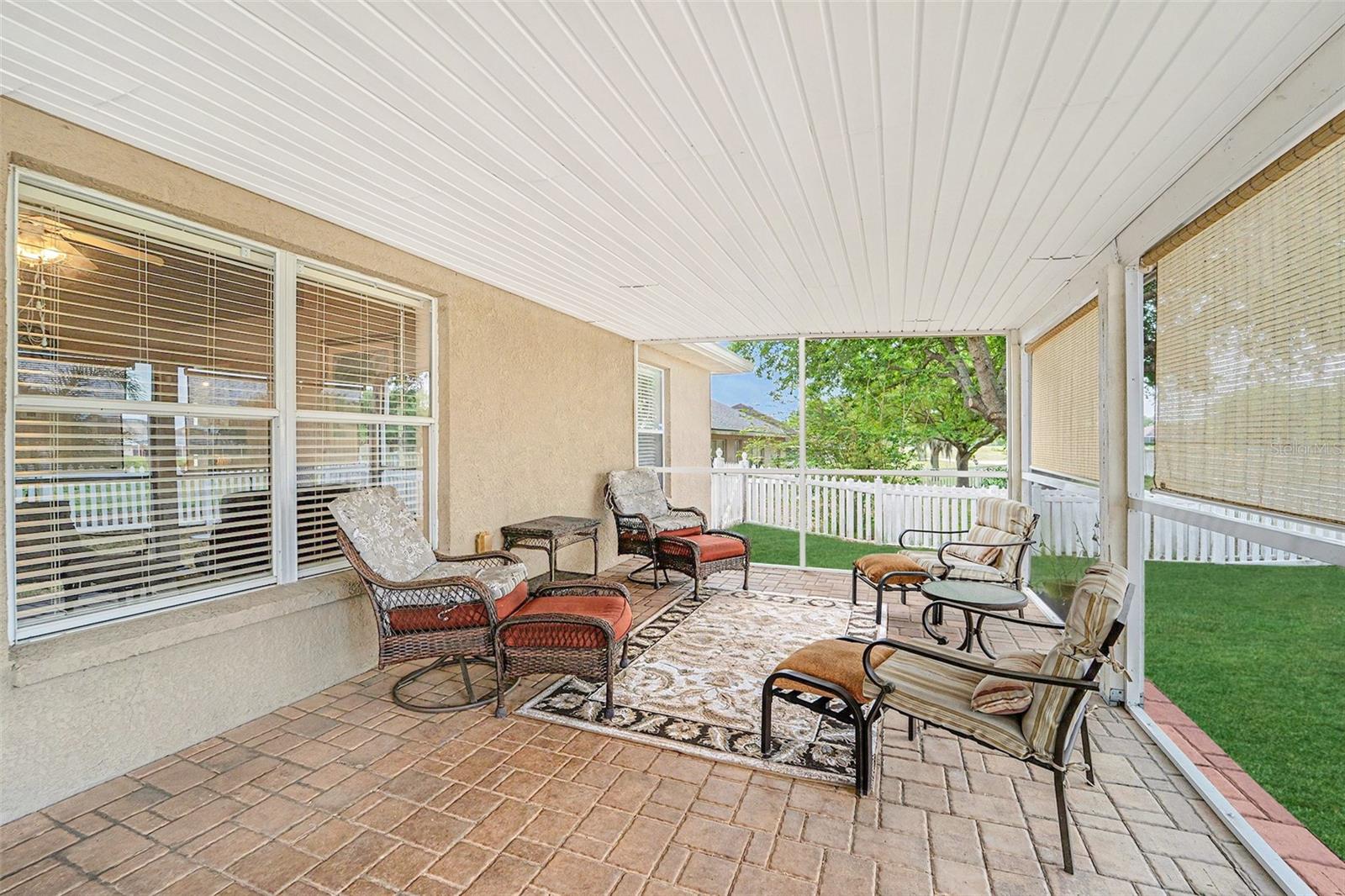 Image 17 of 25 For 7325 Sherman Hills Boulevard