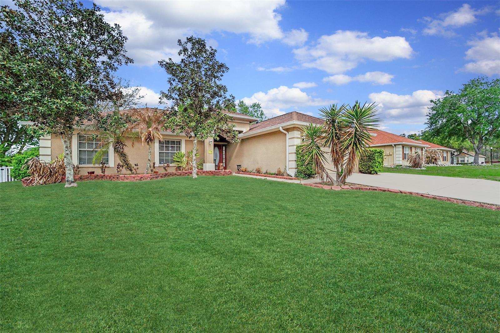 Image 19 of 25 For 7325 Sherman Hills Boulevard