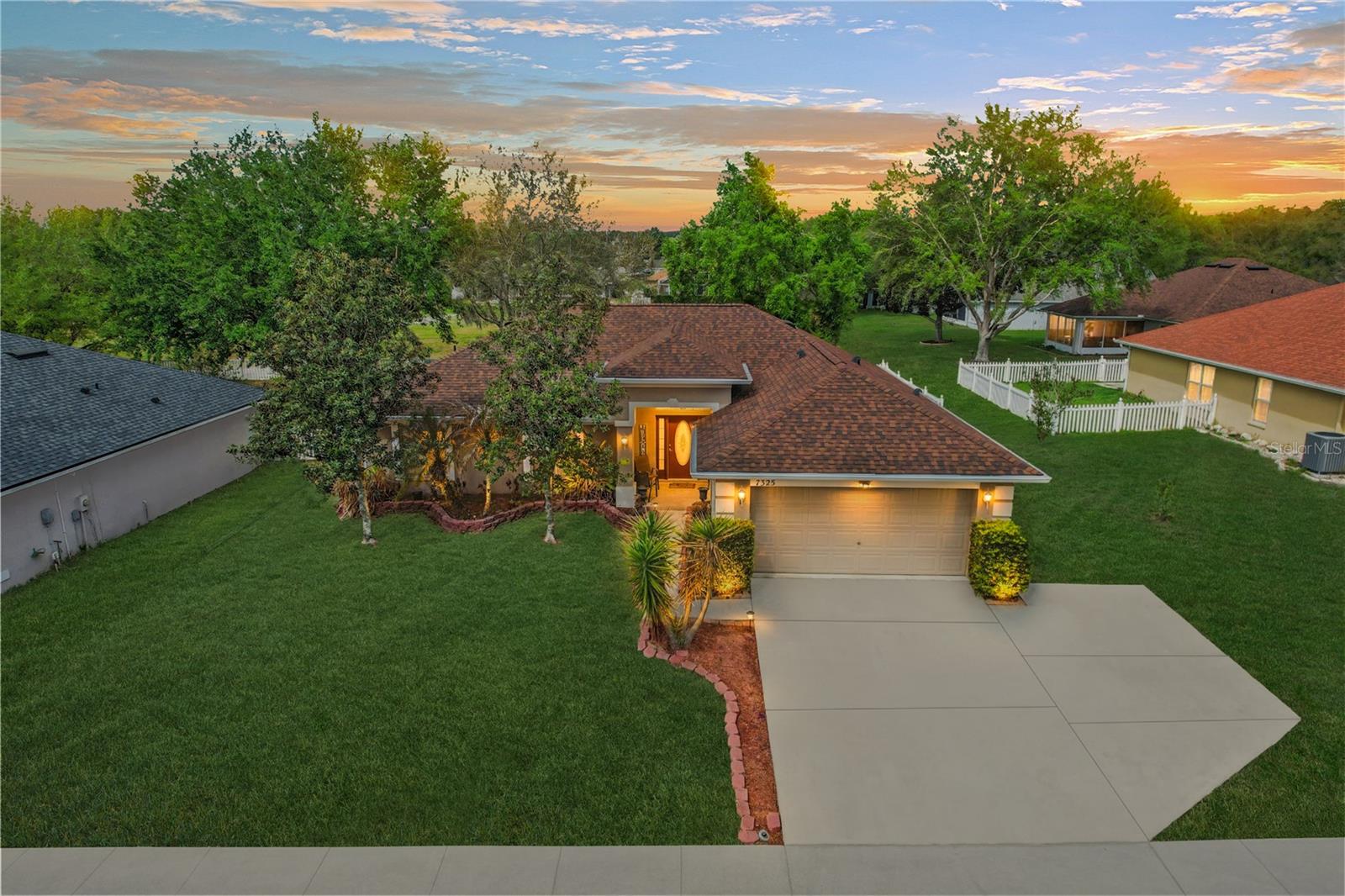 Image 22 of 25 For 7325 Sherman Hills Boulevard