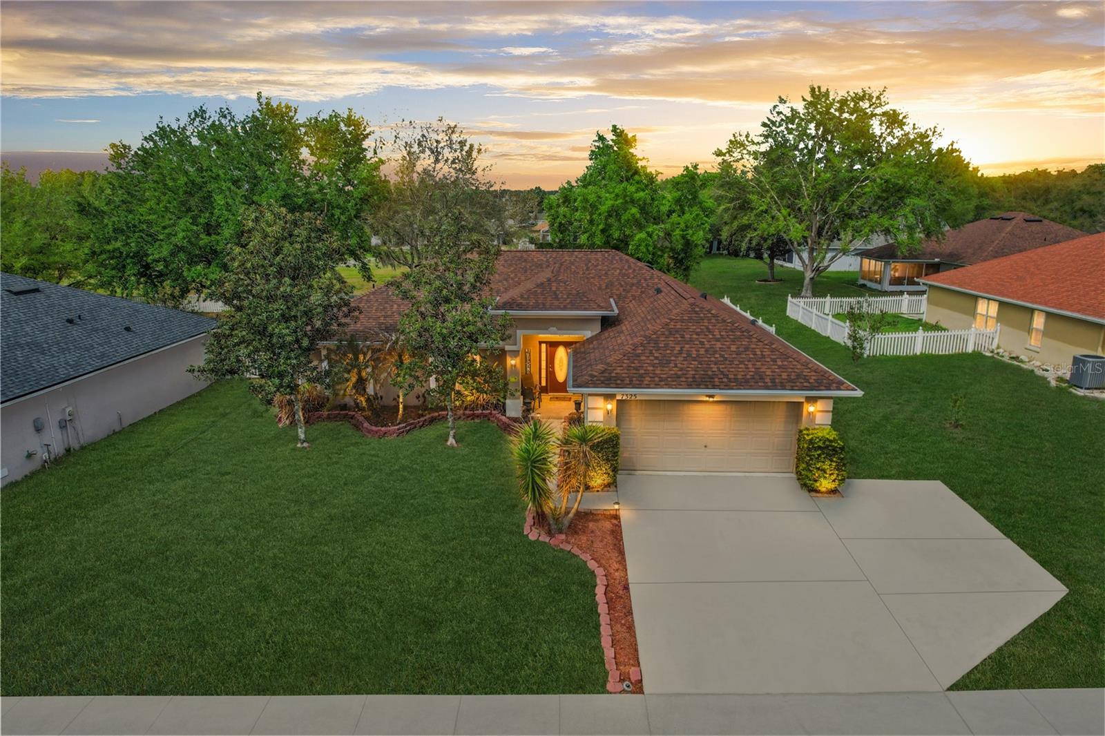 Image 23 of 25 For 7325 Sherman Hills Boulevard