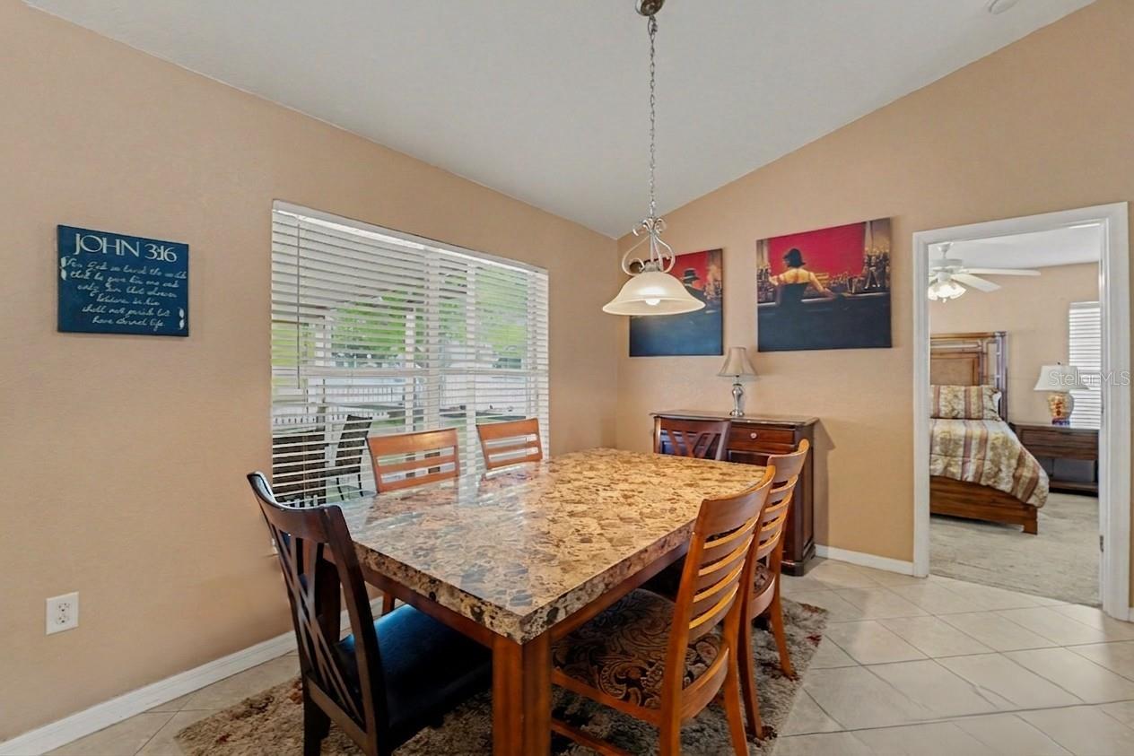 Image 7 of 25 For 7325 Sherman Hills Boulevard