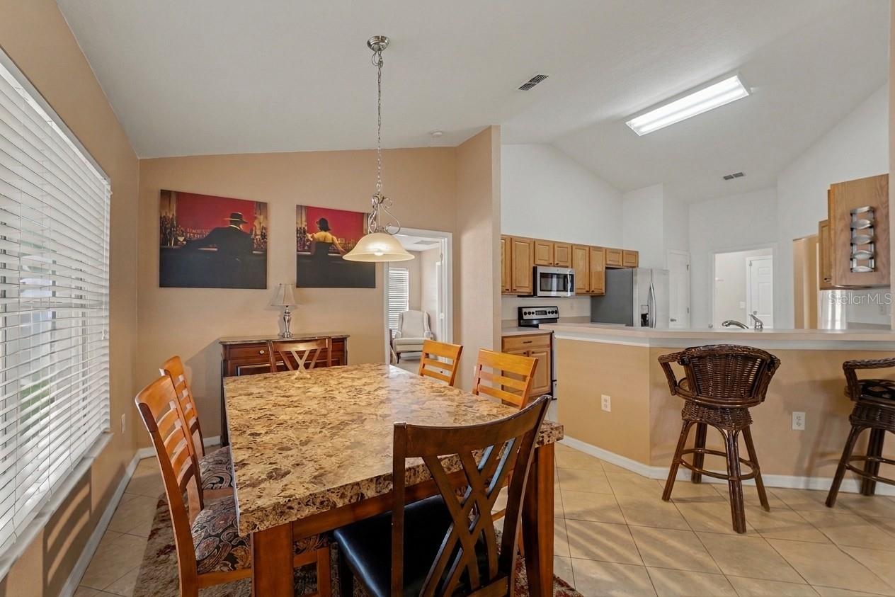 Image 8 of 25 For 7325 Sherman Hills Boulevard