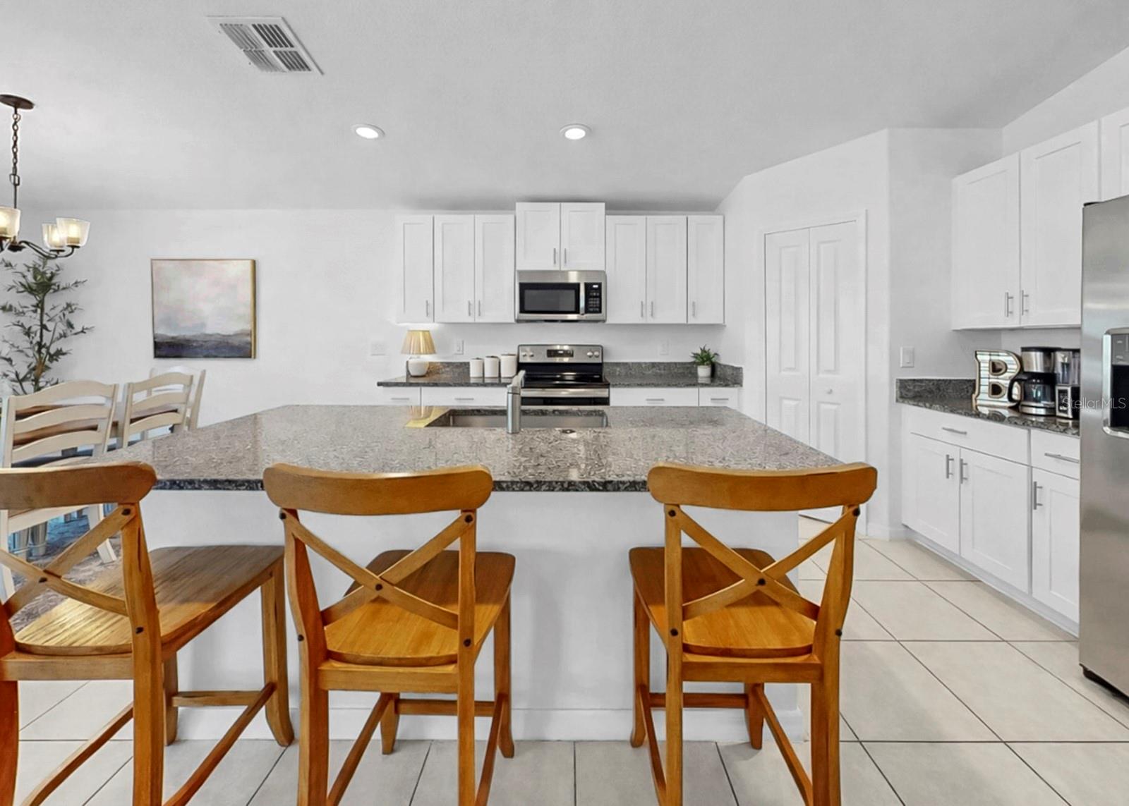 Listing photo id 9 for 13256 Great Plains Drive