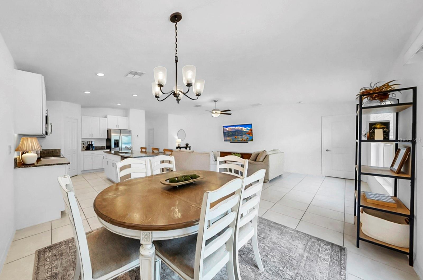 Listing photo id 17 for 13256 Great Plains Drive