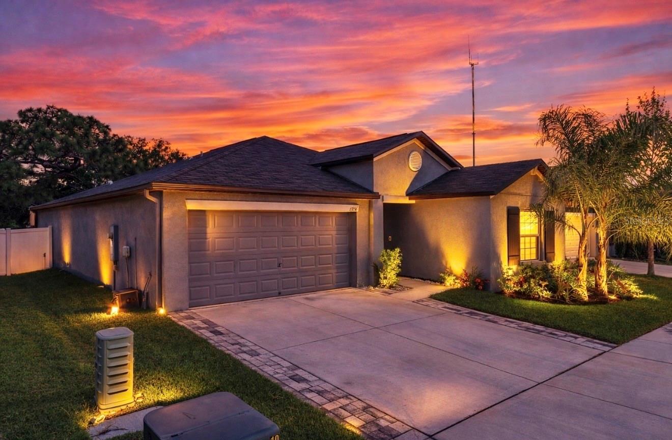 Listing photo id 0 for 13256 Great Plains Drive