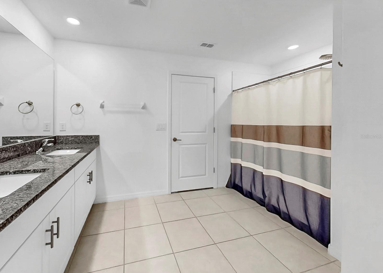 Listing photo id 26 for 13256 Great Plains Drive