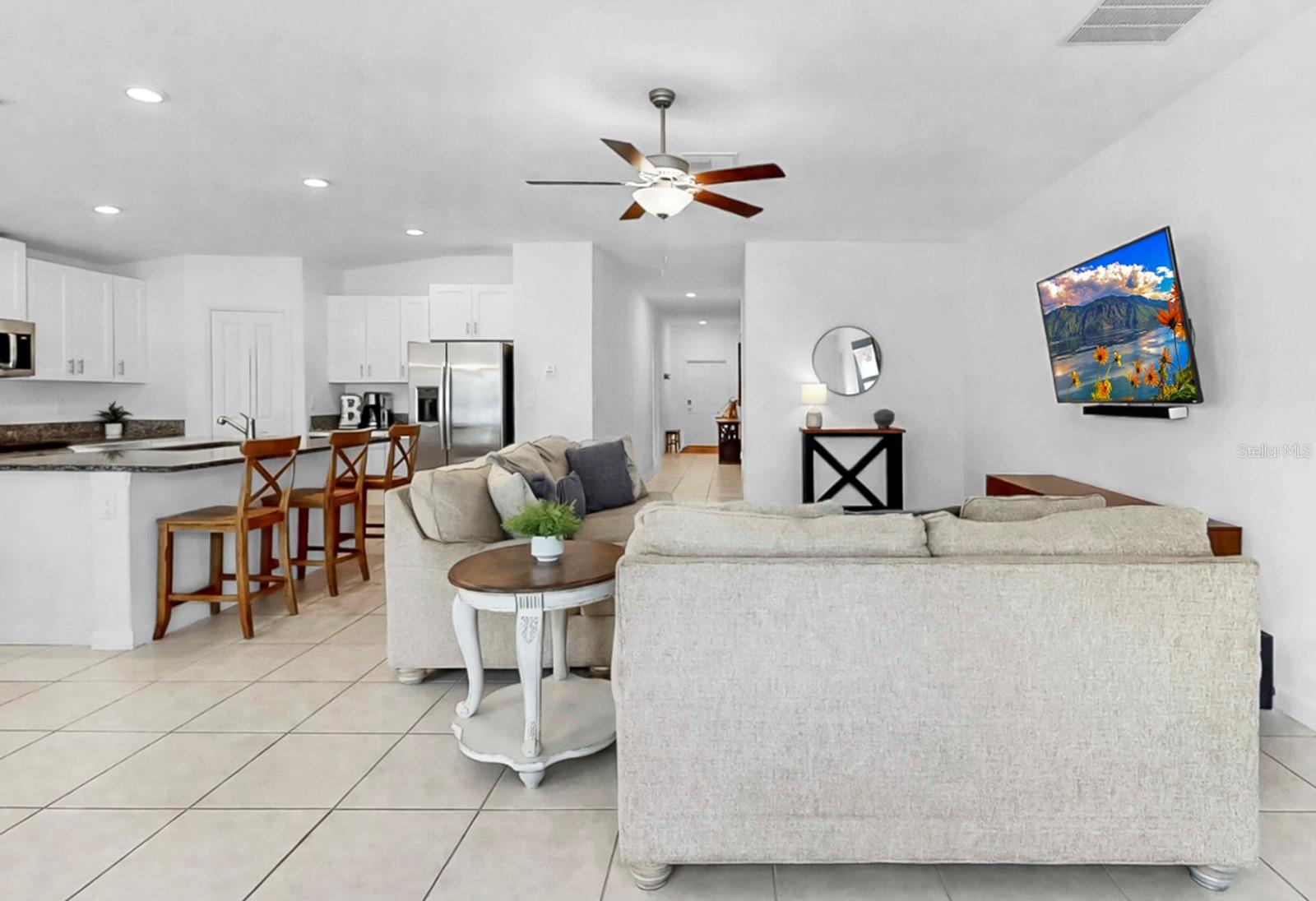 Listing photo id 3 for 13256 Great Plains Drive