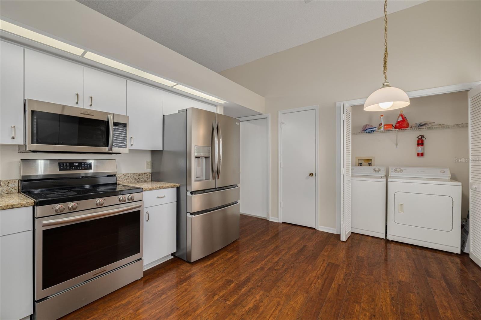 Image 16 of 37 For 11042 Peppersong Drive