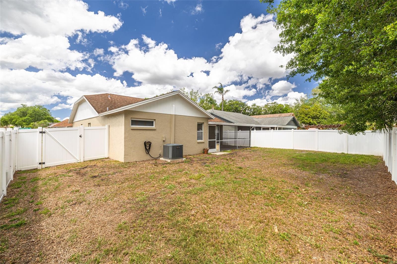 Image 24 of 37 For 11042 Peppersong Drive