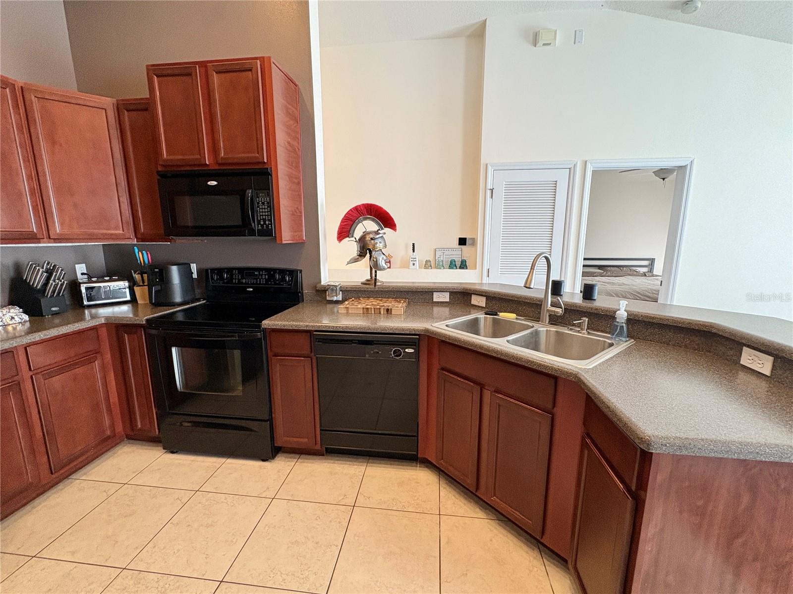 Image 7 of 25 For 7610 Red Mill Circle