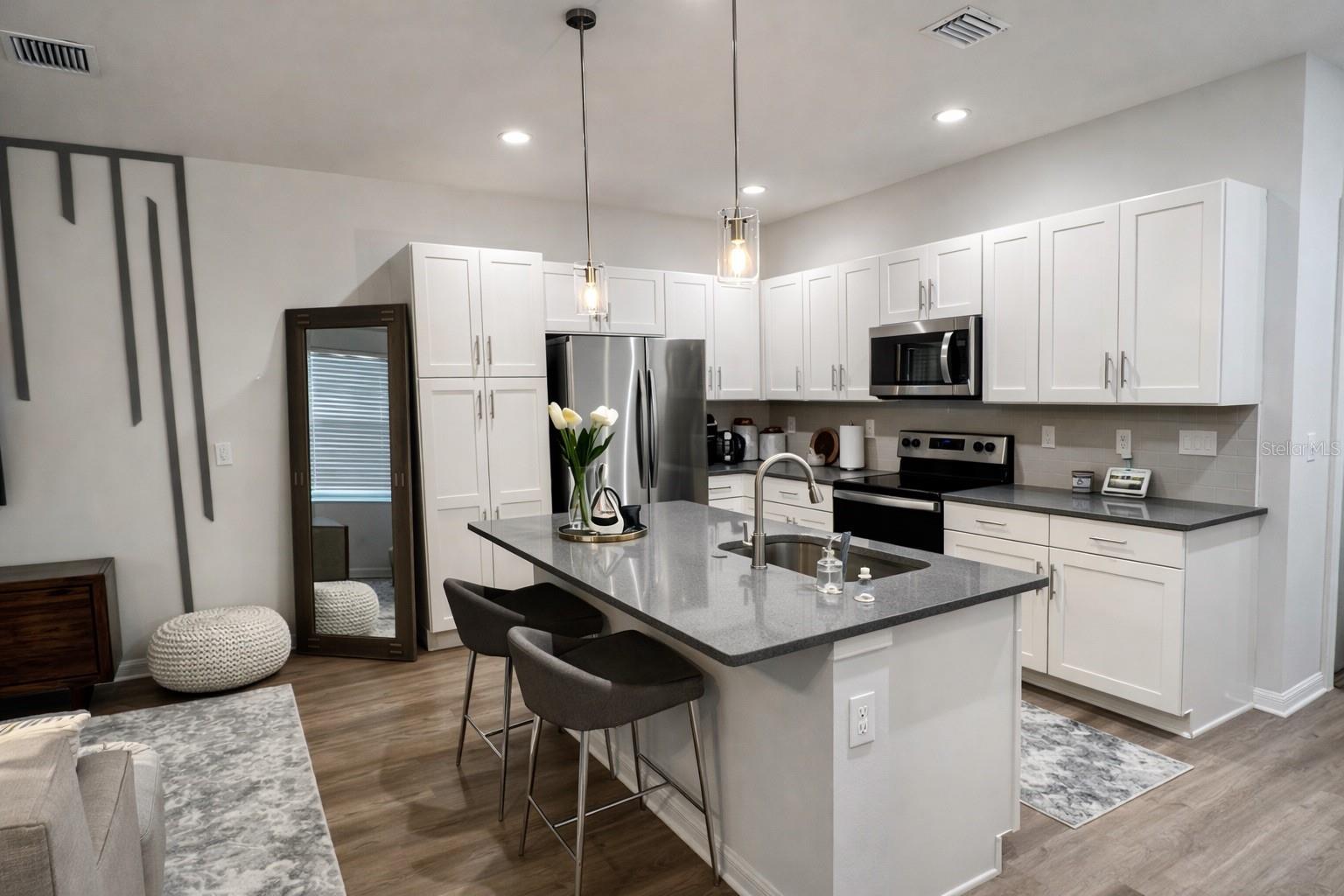 Image 3 of 9 For 3413 Louisiana Avenue 2