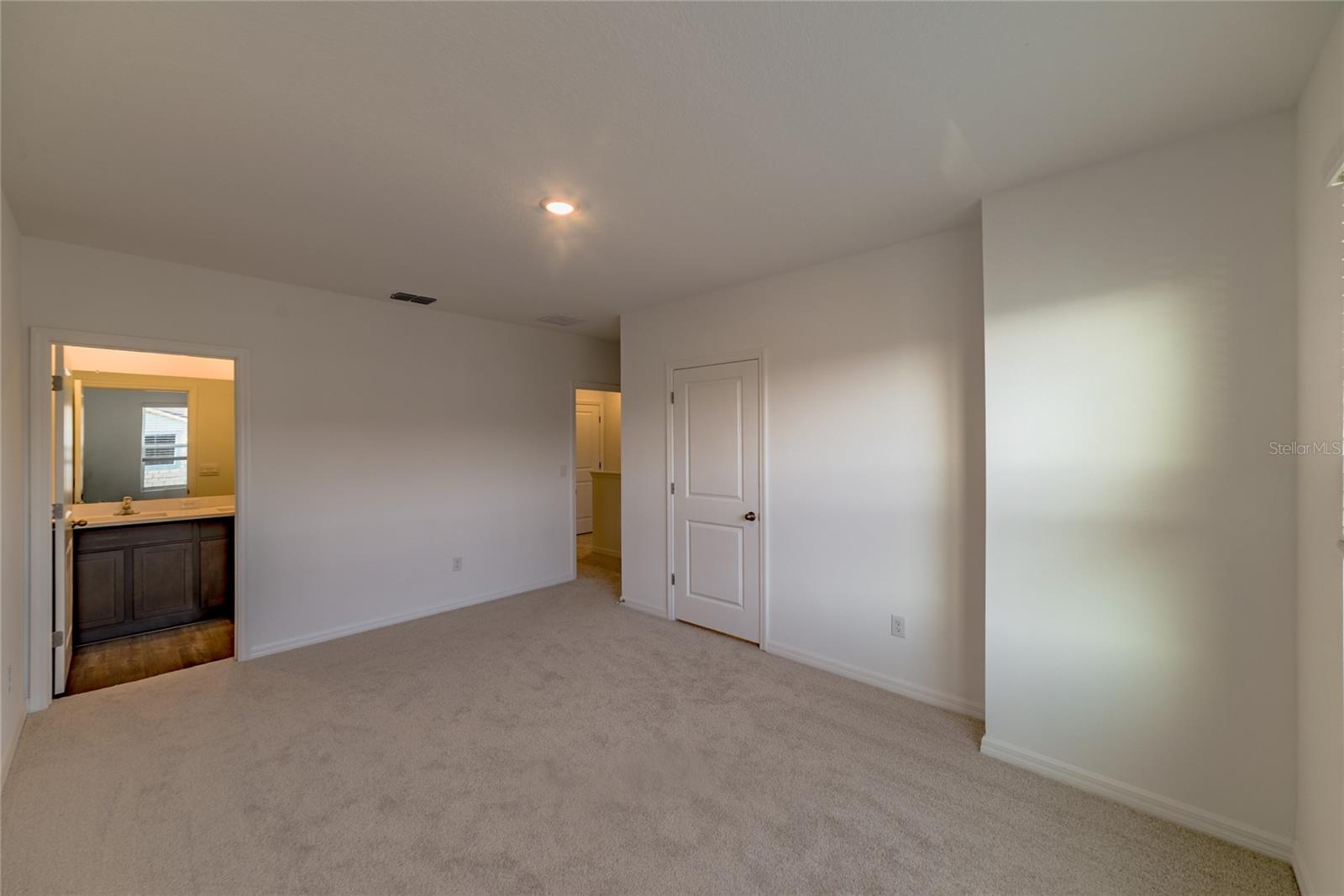 Image 23 of 45 For 17208 English Chestnut Way